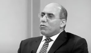 الكاتب الصحفى قطب العربى